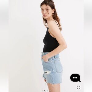 Madewell women’s denim shorts The Mom
Jean   Size 31  NWT